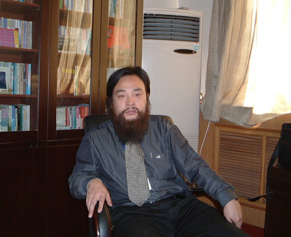 《现代语文》执行主编桑哲 (全国中语会理事,中国当代文学研究会语文教学研究专业委员会常务理事,山东省中语会常务理事)